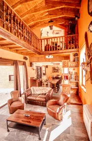 The Globetrotter's House - Image 2