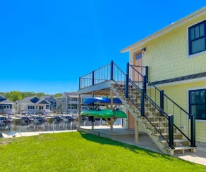 Kayak Shack: 2nd Floor: Lakefront w/dock, Downtown - Image 4
