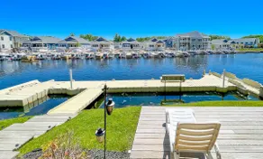 Kayak Shack: 2nd Floor: Lakefront w/dock, Downtown - Image 2