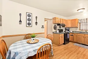 ⚓️Close to Duluth! Close to Lake Superior! Whole house! Centrally located! ⚓️ - Image 4