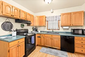 ⚓️Close to Duluth! Close to Lake Superior! Whole house! Centrally located! ⚓️ - Image 3