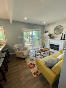 Island View Escape in Historic Amherstburg !! - Image 2