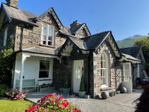 Character 5 bedroom cottage in heart of Grasmere - Image 2