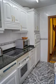 Very spacious apartment 12 minutes from the center - Image 2