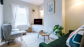 Designer apartments for City Breaks in Chester - Image 2
