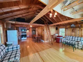 Cheerful 4 Bedroom on The Water - Image 2