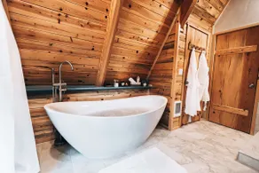 A-Frame cabin • hot tub • near Bend • Crater Lake - Image 3