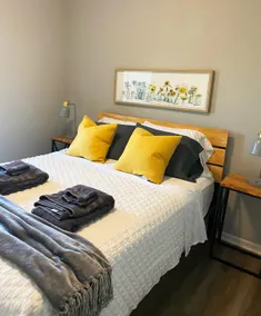 The Delores - 2 Bedroom Apt in Quilt Town, USA - Image 3