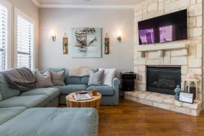 Elegant 3BR Townhome next to The Shops @ Legacy - Image 4