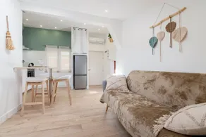 Charming air-conditioned attic apartment - Image 2