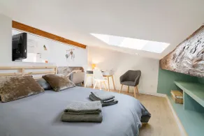 Charming air-conditioned attic apartment - Image 3