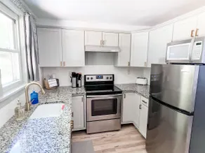 Maple Ridge Retreats Apt. A - Image 4