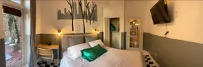 Artsy Getaway w/ Private Patio Near Manhattan - Image 2
