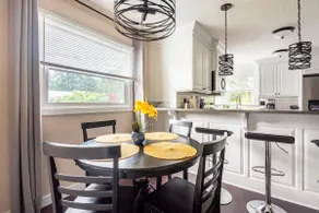 Pdx Luxury family home - Image 3