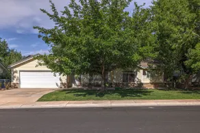 House near Zion: Game room, private yard, comfy - Image 3