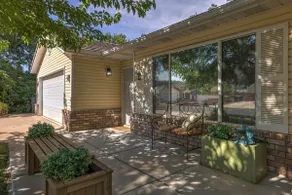 House near Zion: Game room, private yard, comfy - Image 2