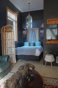 Tranquil Carriage House Loft by the River+ Hot tub - Image 2