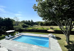 Private Vineyard Estate in Orient Village w Pool / AC / Walk to Beach & Town - Image 2