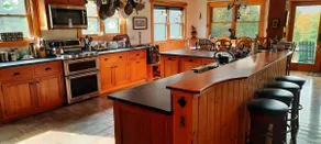 Kingfield Kastle: Stunning Home near Sugarloaf - Image 5