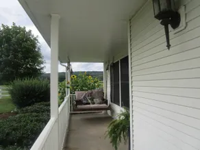 Gorgeous mountain views, spacious 4 bed home! - Image 2