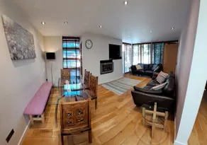 South House propose un hébergement indépendant de grand confort pouvant accueillir jusqu'à 6 personnes, - Image 3