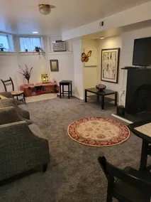 Conv Ctr 2.5 blocks! -Apt w/garden in heart of DC. - Image 3