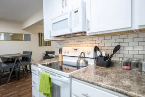 Lovely 2 bedroom in Midlothian, 3 minutes from downtown. - Image 3