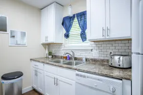 Lovely 2 bedroom in Midlothian, 3 minutes from downtown. - Image 5