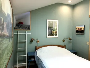 Sunny and Spacious Studio - a serene getaway - Image 4