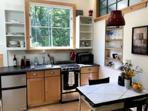Sunny and Spacious Studio - a serene getaway - Image 3