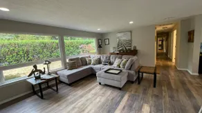 Country House in Maple Valley - Image 4