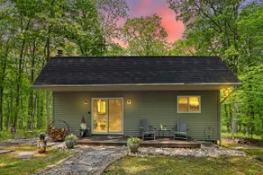 \"Private Retreat\" COZY, Cabin in the woods  - Image 2