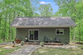 \"Private Retreat\" COZY, Cabin in the woods  - Image 4