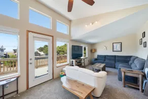 The Rocky Whale - a pet friendly beach cottage. - Image 4