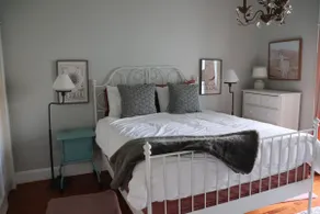 Quiet Coastal Cottage Escape with Water Views - Image 3