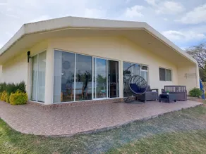 All villas with pool and terrace next to the lake - Image 3