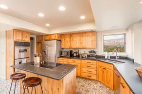 LARGE Hill Top Home w/UNBELIEVABLE Red Rock Views - Image 4