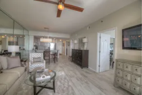 Beautiful Beachfront Condo with Stunning Views - Image 4