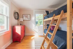 Dog Friendly Home, Walk to Beach - Image 4