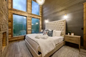 Modern Chic Design - Dreamy Couples Cabin! Hot Tub - Image 3