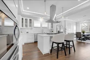 Olde Towne East Luxurious Castle - Image 4