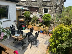 Character Windermere home with log burner - Image 2