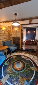 Spacious Two Bedroom Apartment with Garden Area - Image 3