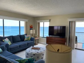 Oceanfront penthouse: beautiful water views from every window - Image 2