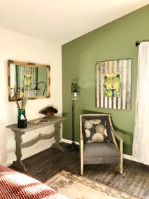 Woodland Avenue Apartment Oasis - Image 4