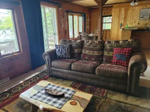 Cozy 2 bedroom cottage on lake! - Image 3