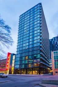 Jets Nest: DT free PRK+ rooftop patio+gym - Image 2
