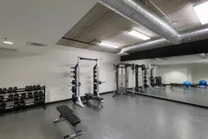 Jets Nest: DT free PRK+ rooftop patio+gym - Image 4