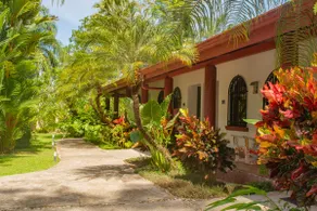 Amazing suite 103 walking distance to beach! - Image 3