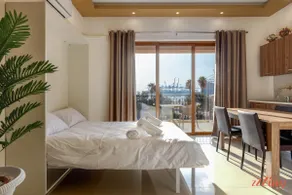 Gem Beachfront Apt with Amazing Bay and Sea Views - Image 4
